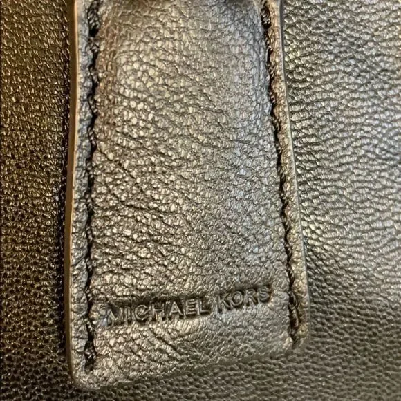 Michael Kors purse (3500) - Picture 3 of 9